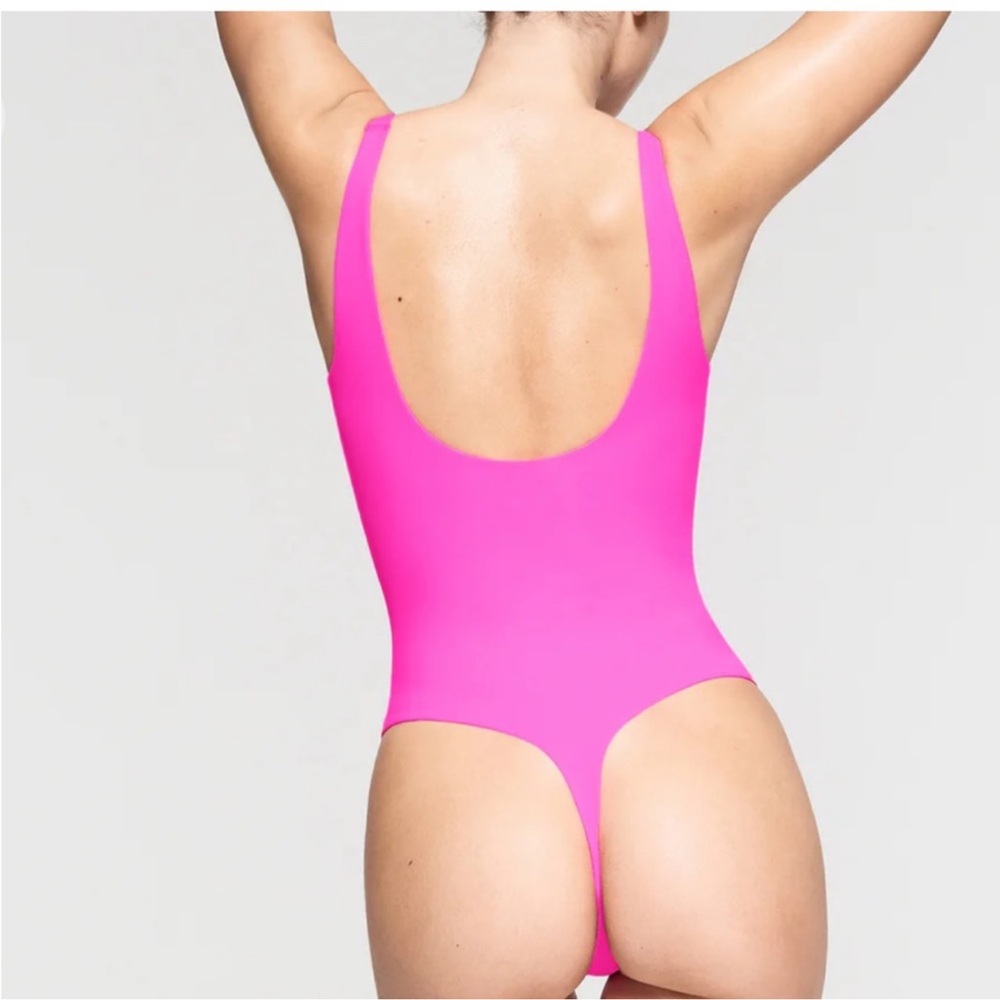 SKIMS NWT Fits Everybody Square Neck Bodysuit - Neon Pink - Picture 3 of 5